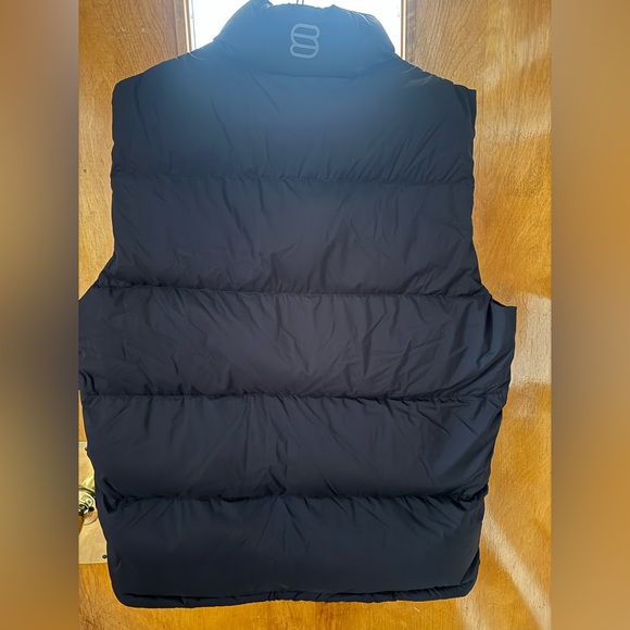 Aritzia- The Supersize Puff Vest- Black - Picture 2 of 6